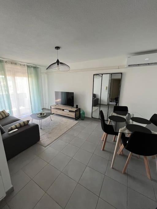 Joli Appt 45 M2 Avec Terrasse Apartment Lunel  Ngoại thất bức ảnh